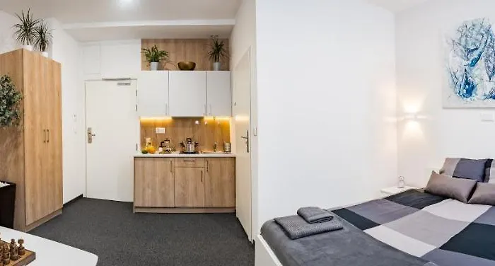 By Square ביטום