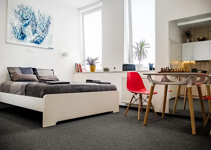 By Square * ביטום