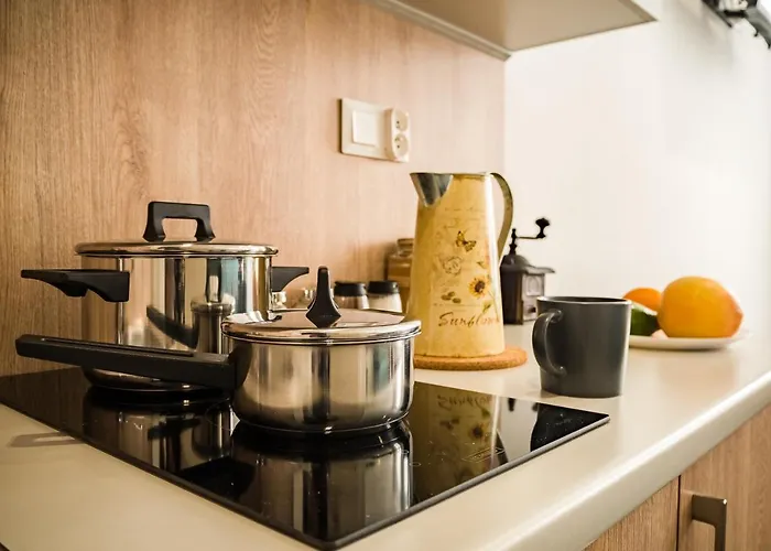 By Square * ביטום