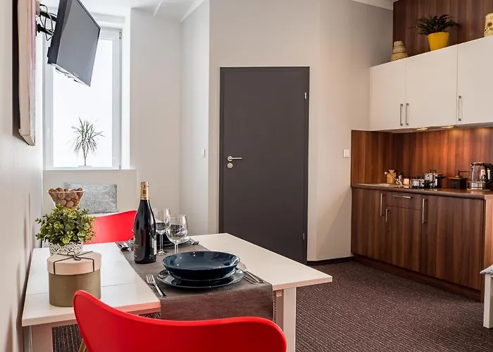 By Square ביטום