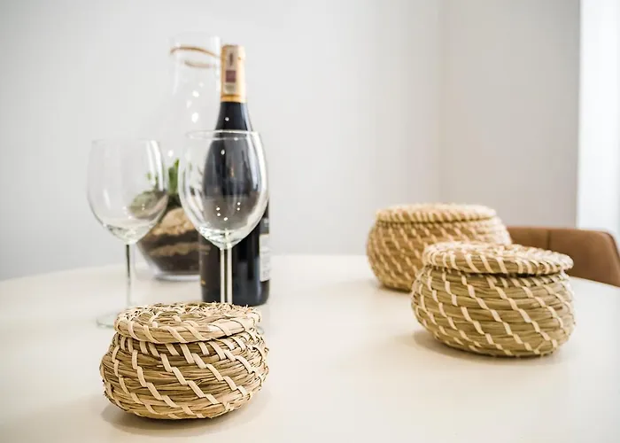 By Square דירה *