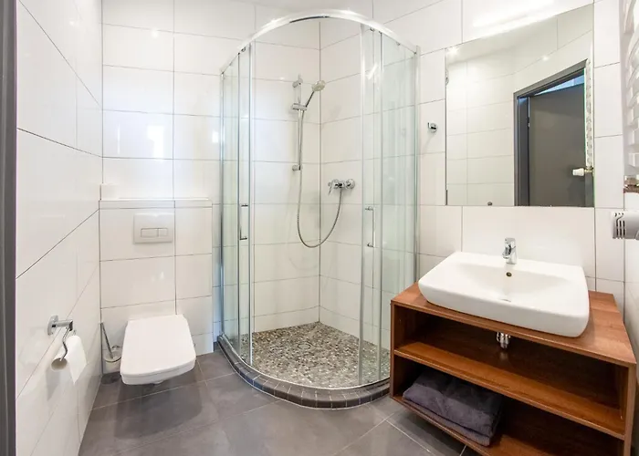 By Square ביטום